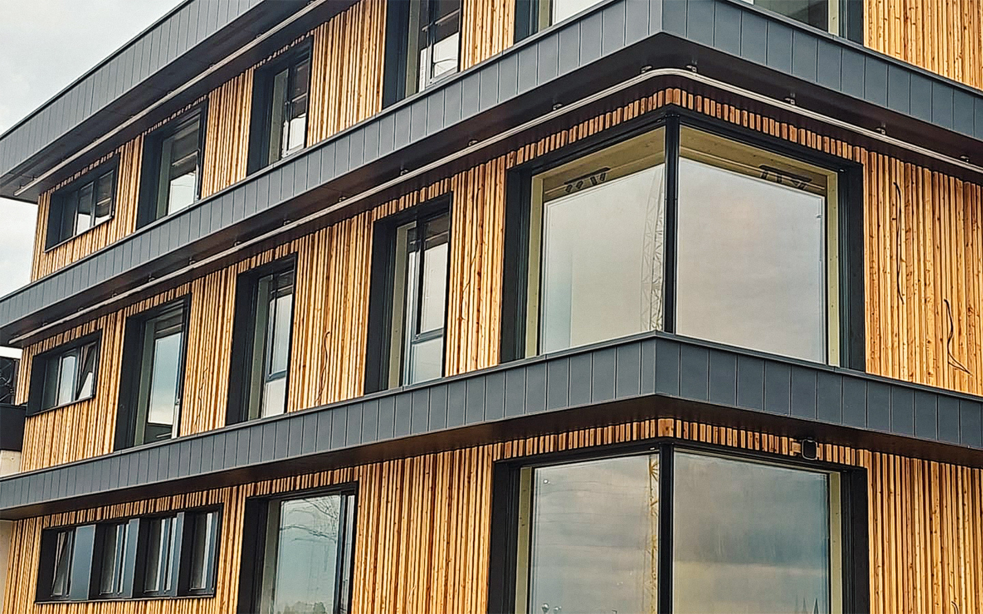 Invisible safety: Façade maintenance with H-RAIL