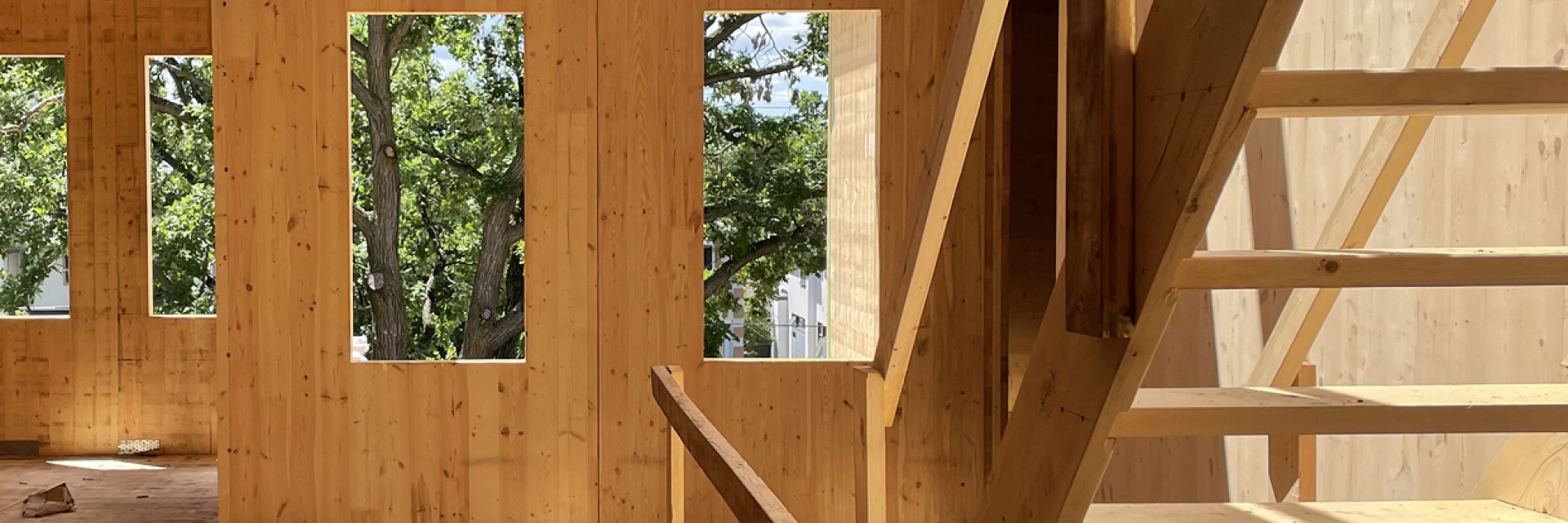 PREDCHÁDZANIE PROBLÉMOM PRI INŠTALÁCIACH V DREVENÝCH KONŠTRUKCIACH